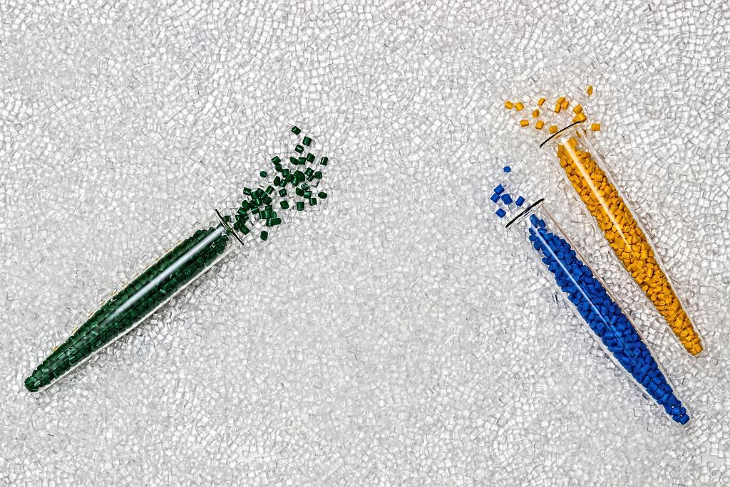 prezentacja-przerobionych-tworzyw-sztucznych Prezentacja recyklingu plastiku
